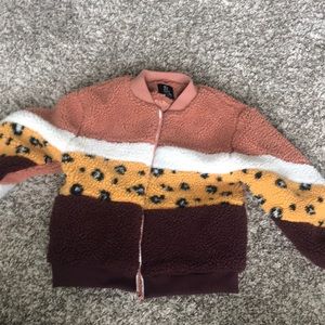 Fuzzy leopard jacket clear closing
